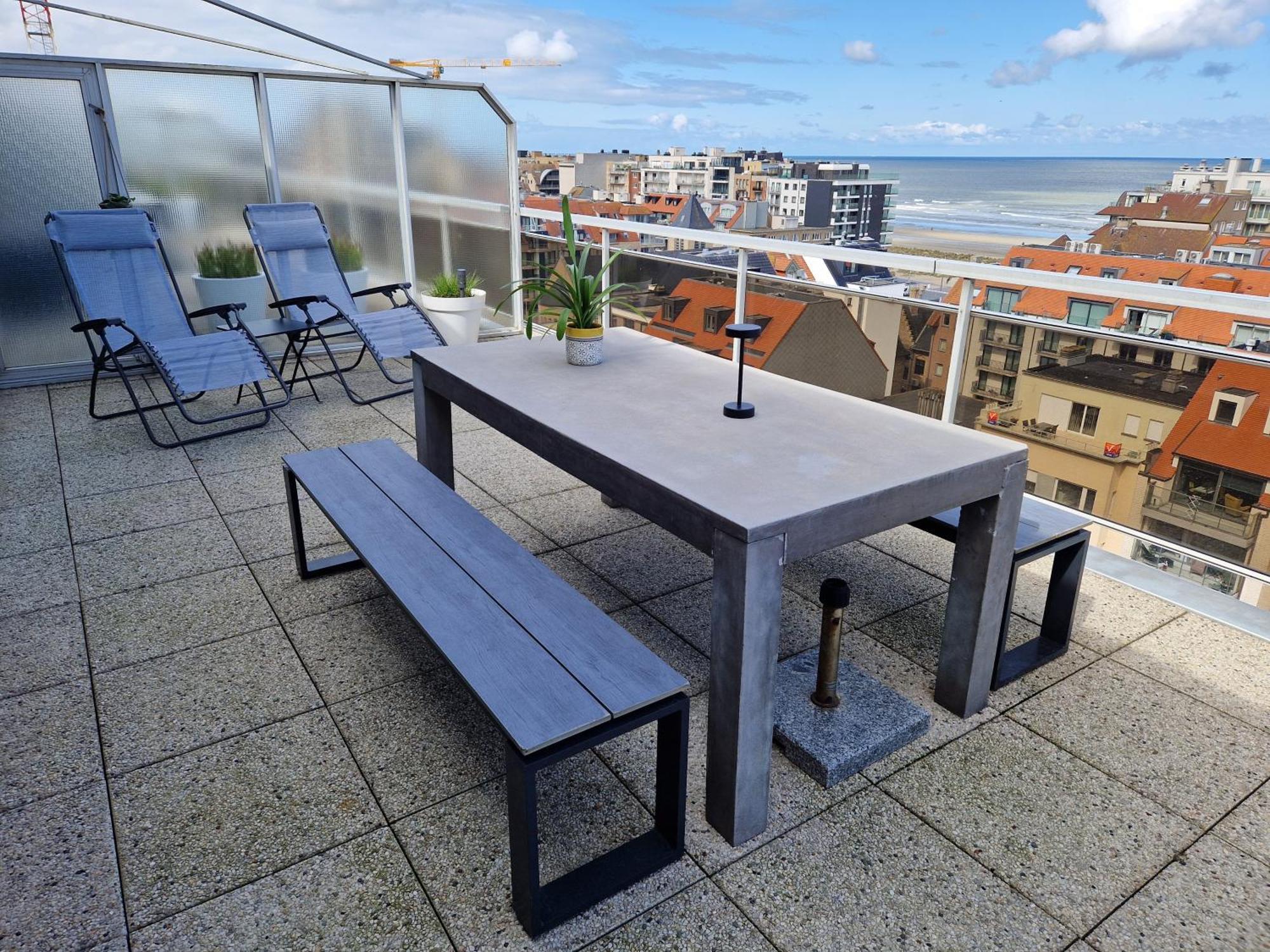 Le 1003 Apartment